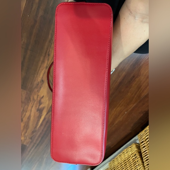 Excellent Condition Kate Spade Tori Sawyer Street Pillboxred Handbag - Picture 2 of 9